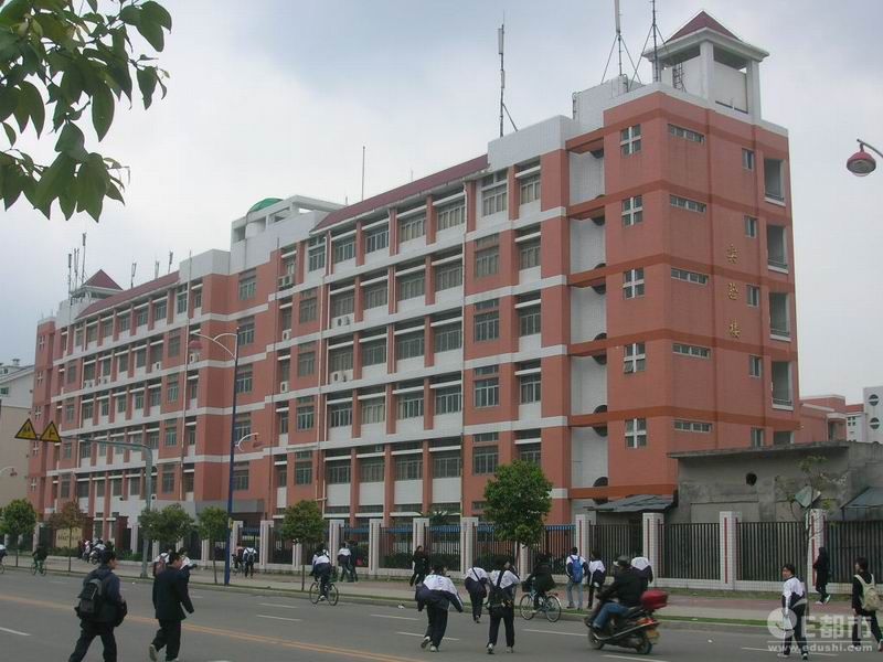 【福建】連盈學(xué)生床，解決學(xué)校招生難題，鐵床優(yōu)質(zhì)品牌找連盈