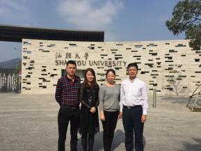 【汕頭】張錫林董事長(zhǎng)親力親為，汕頭大學(xué)公寓床現(xiàn)場(chǎng)安裝中