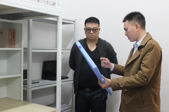 【江西】客戶，連盈家具，迎來(lái)一位來(lái)訪客戶。